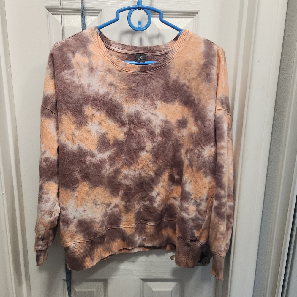 AR-33 sweatshirt size m